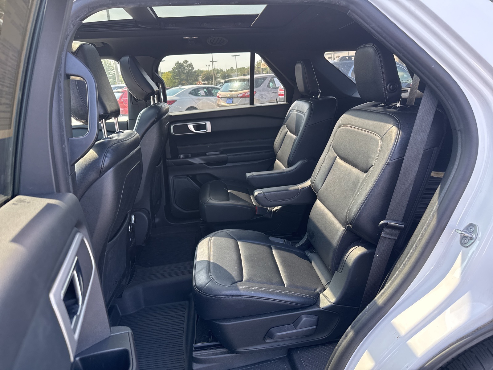 2020 Ford Explorer XLT photo 5