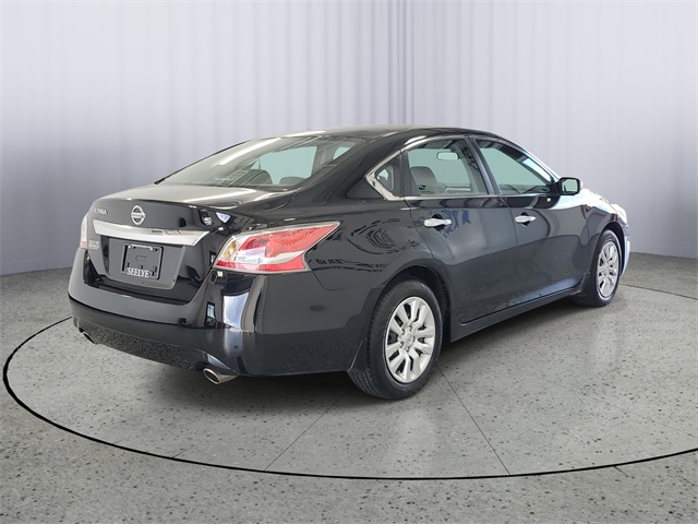 2015 Nissan Altima 2.5 S photo 2