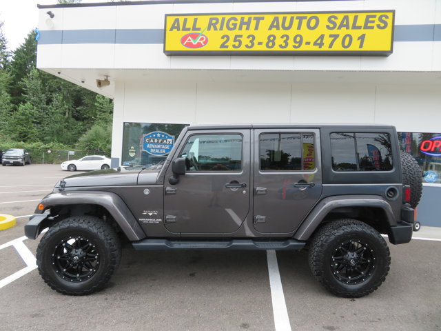 2017 Jeep Wrangler Unlimited Sahara photo 2