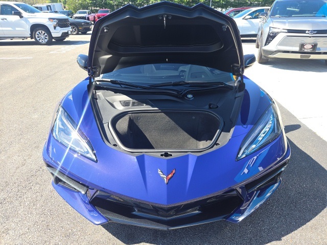 2025 Chevrolet Corvette Stingray 1LT photo 3