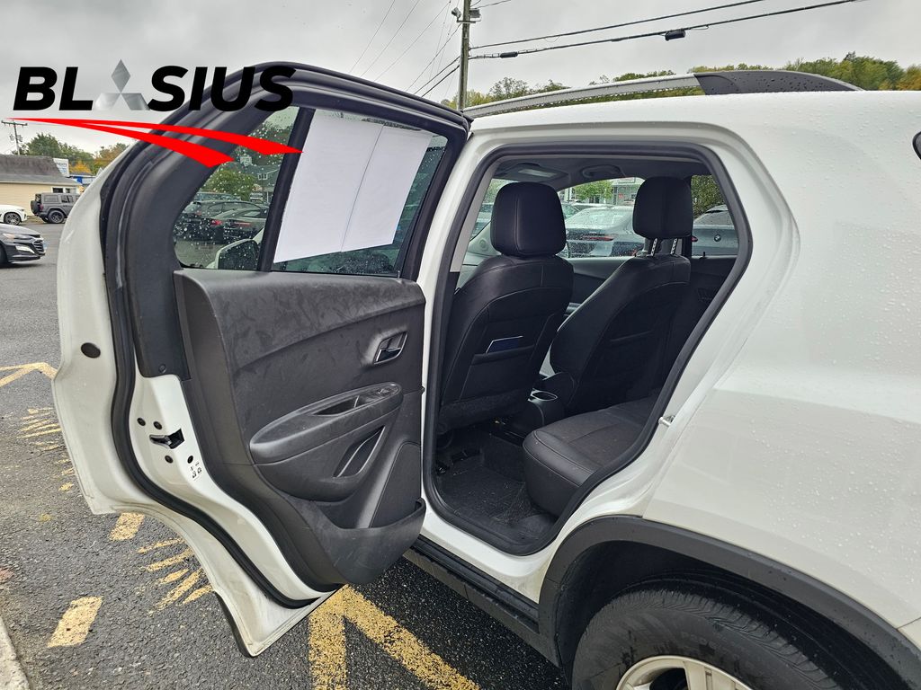2022 Chevrolet Trax LT photo 13