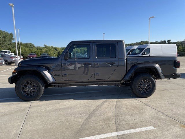 2025 Jeep Gladiator Sport S's photo