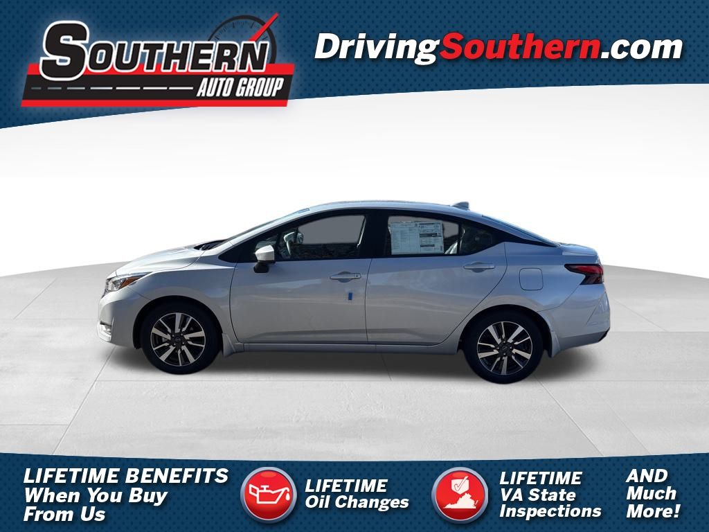 2025 Nissan Versa SV's photo