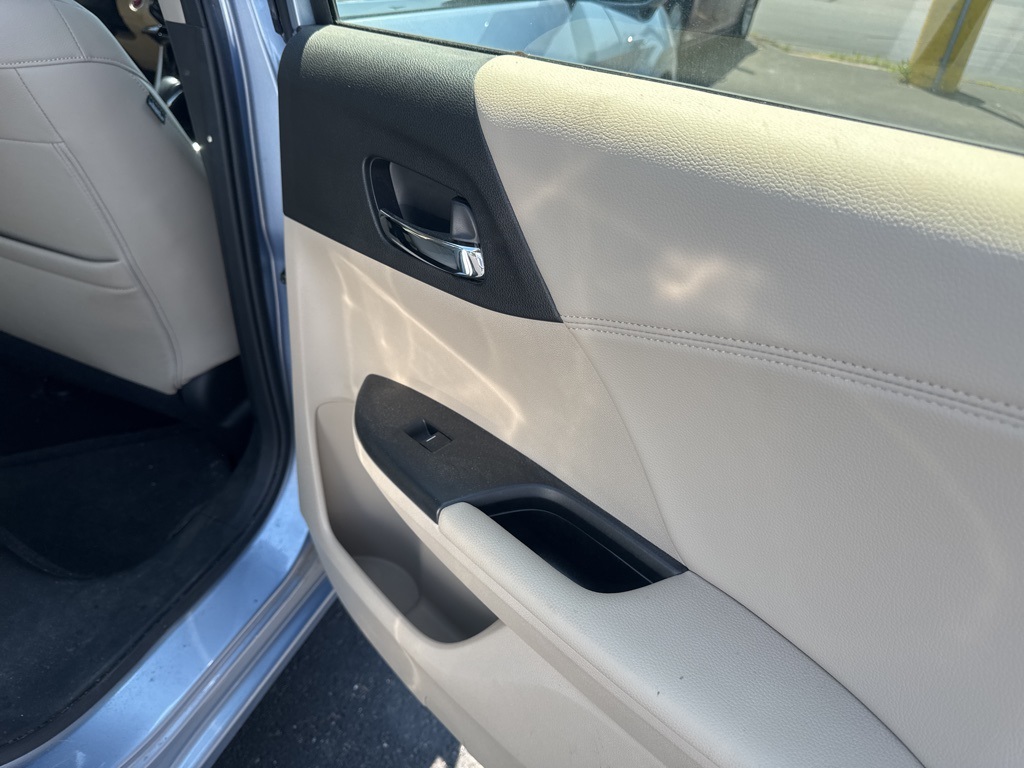 2017 Honda Accord Hybrid EX-L photo 20