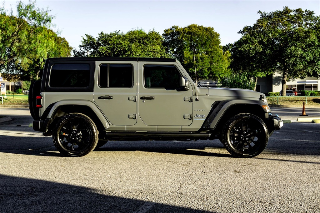 2023 Jeep Wrangler Sahara 4xe photo 3