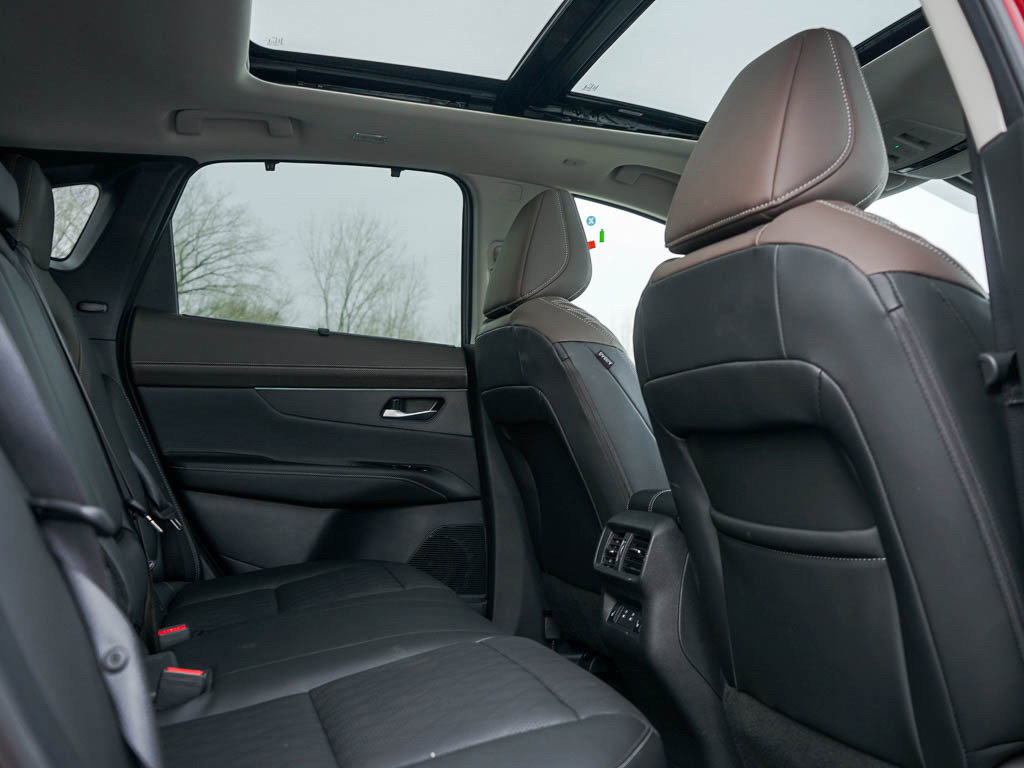 2025 Nissan Murano Platinum photo 11