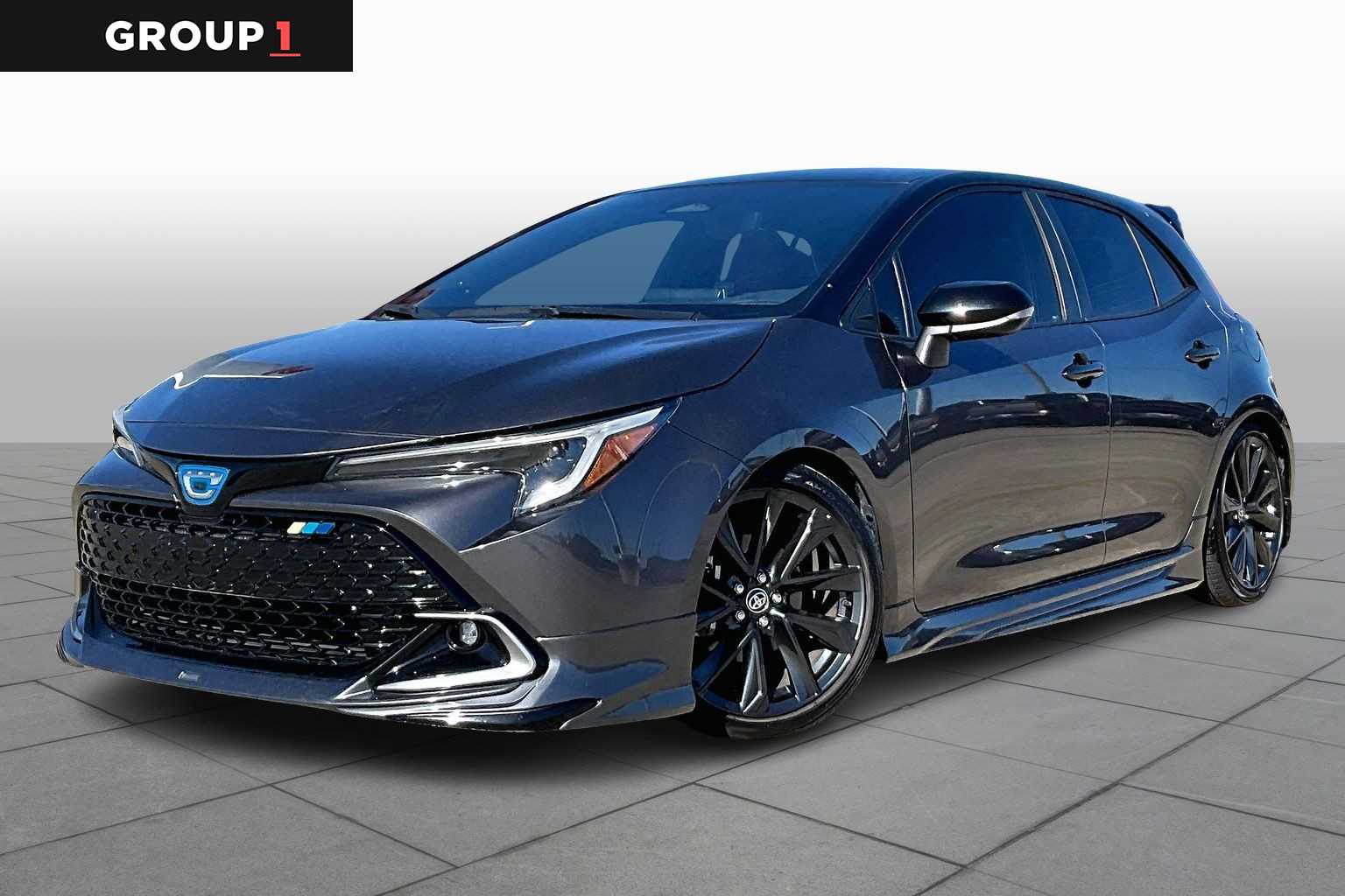 2023 Toyota Corolla Hatchback XSE's photo