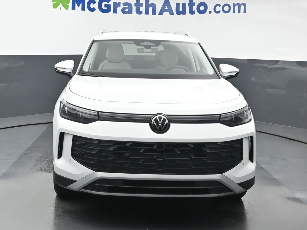 2025 Volkswagen Tiguan SE photo 2