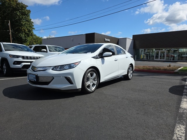 2018 Chevrolet Volt LT photo 3