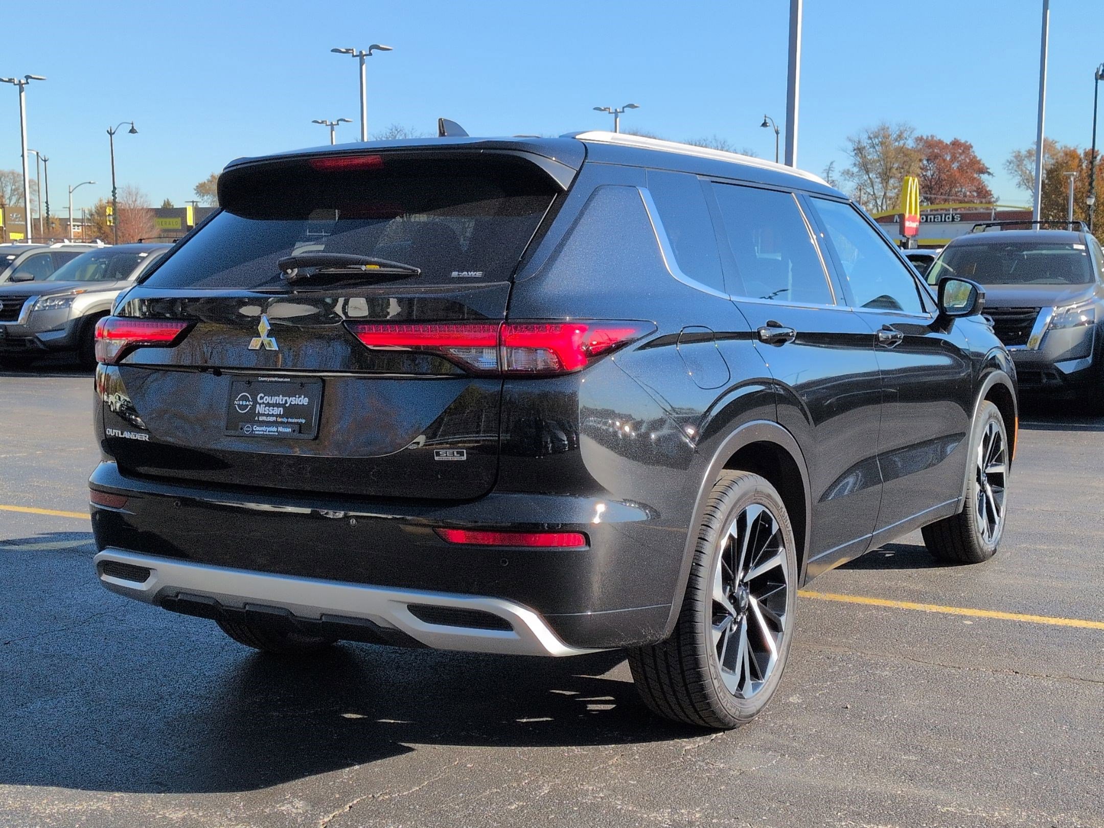 2022 Mitsubishi Outlander SEL photo 3