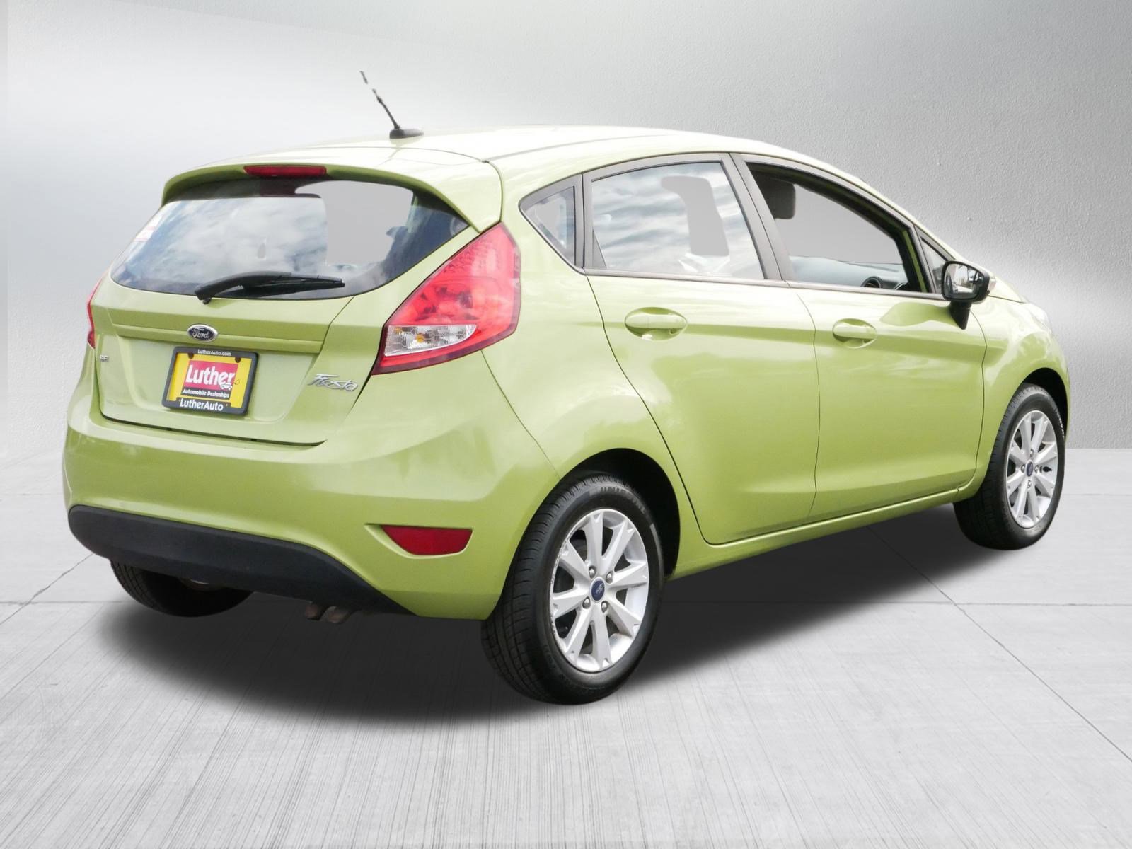 2013 Ford Fiesta SE photo 6