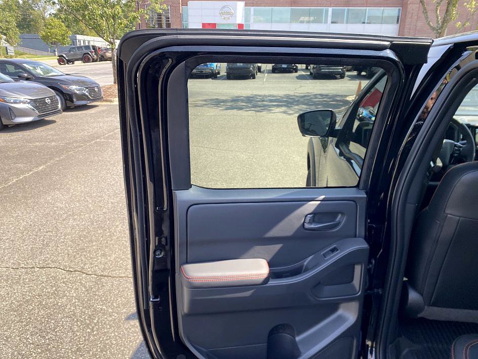 2026 Nissan Frontier Crew Cab PRO-4X photo 15