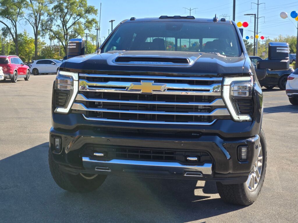 2024 Chevrolet Silverado 2500HD High Country photo 3