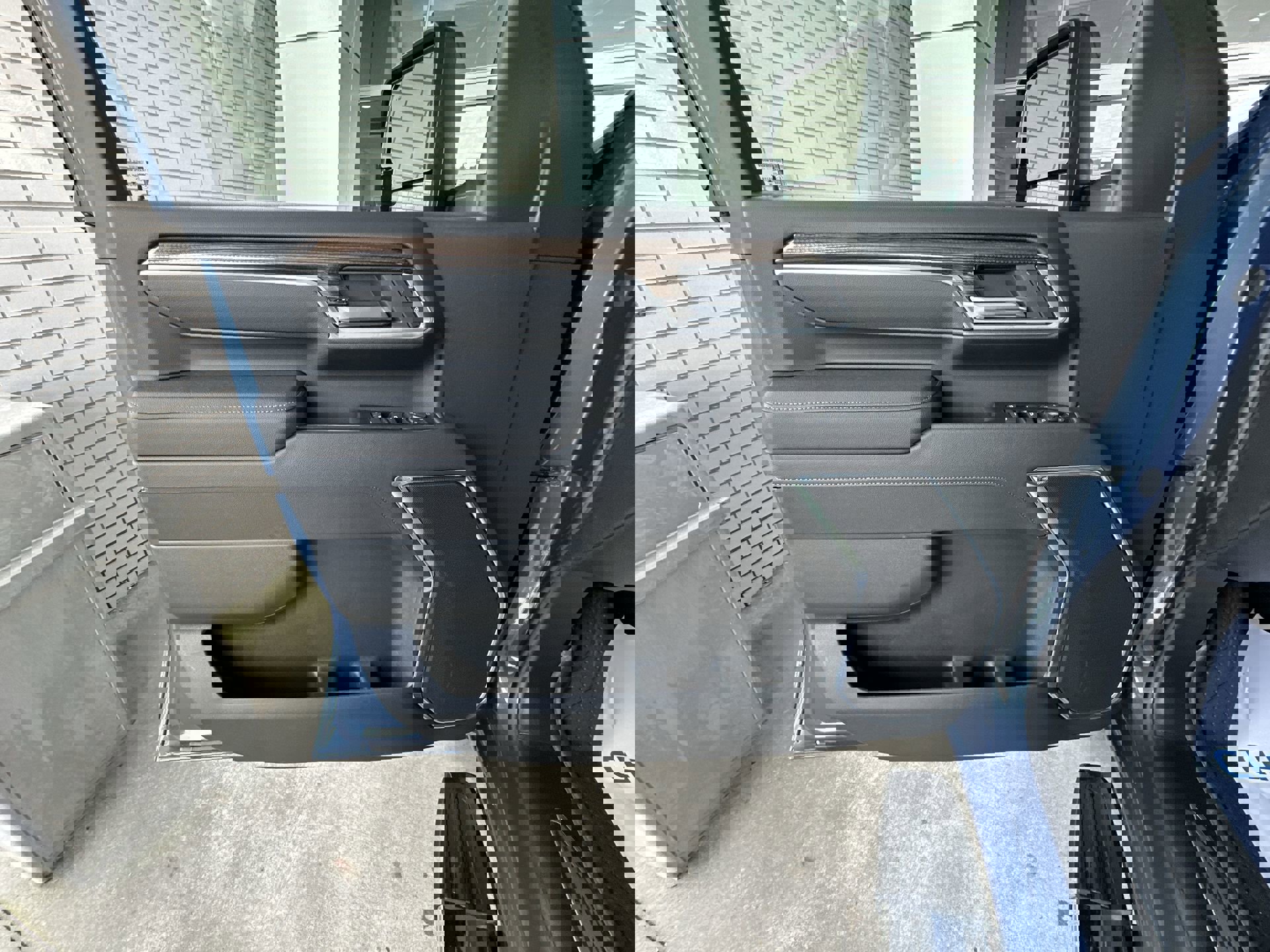 2025 Chevrolet Silverado 3500HD LT photo 21