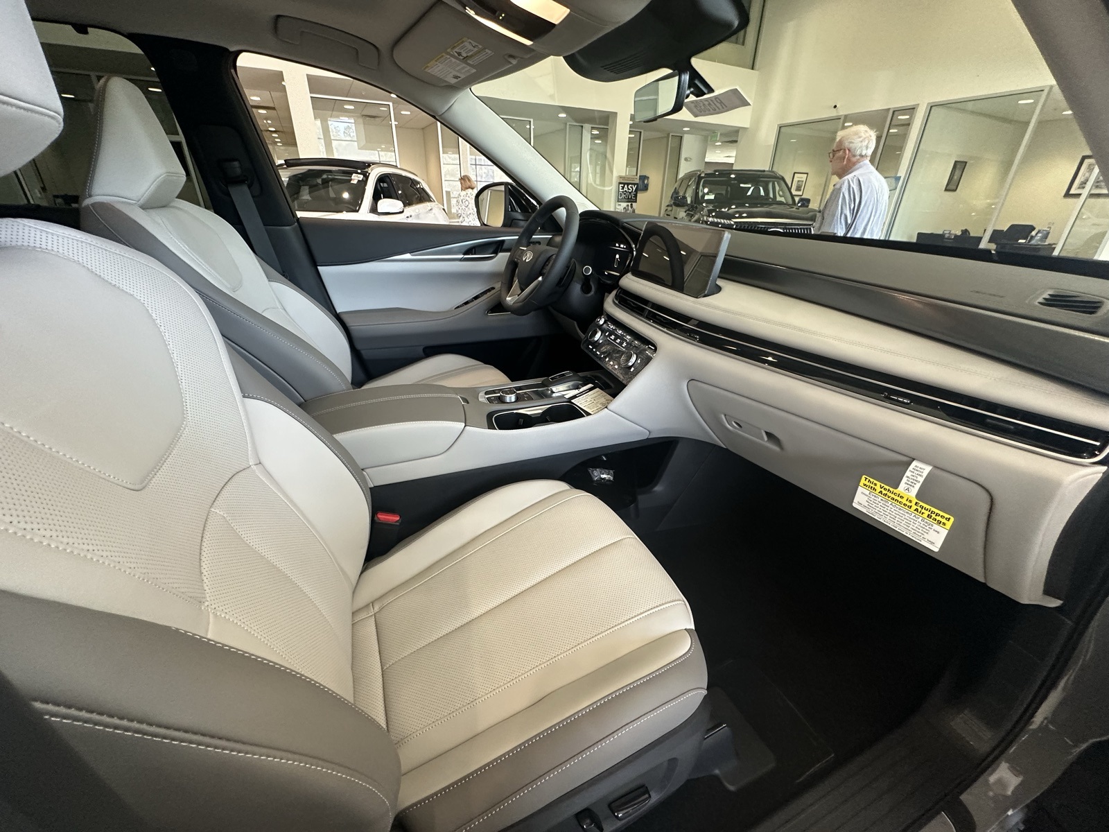 2026 Infiniti QX60 Luxe photo 35