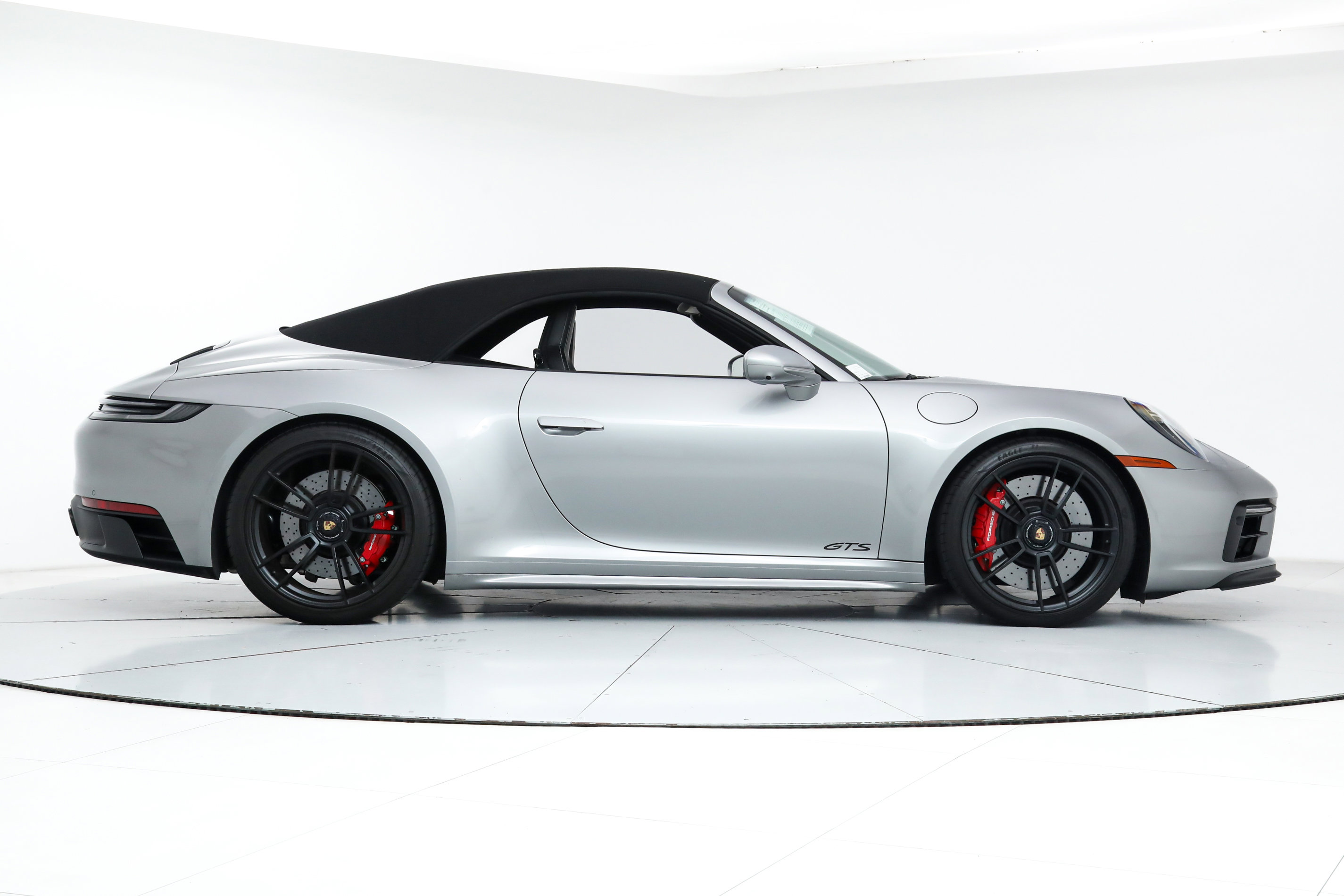 2024 Porsche 911 4 GTS Cabriolet photo 8