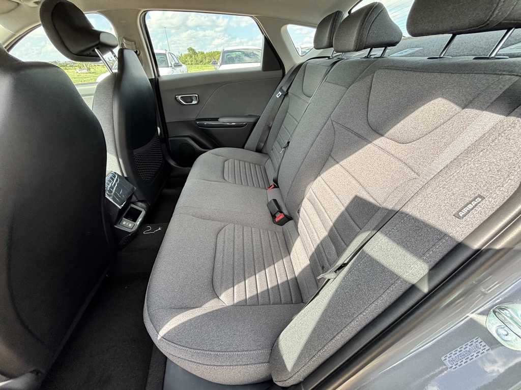 2025 Kia K4 EX photo 19