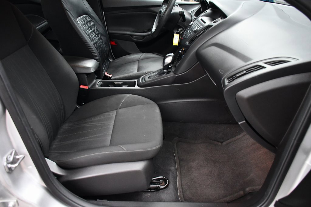 2015 Ford Focus SE photo 27