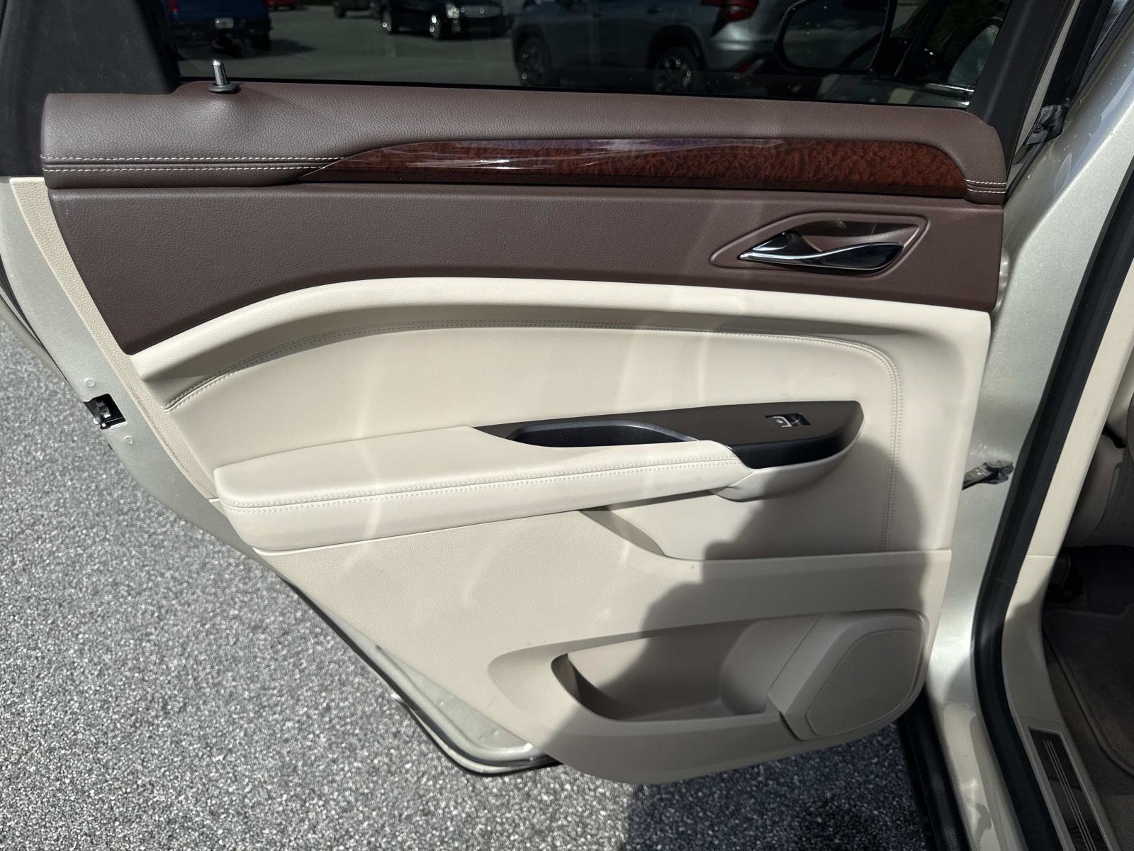 2016 Cadillac SRX Luxury photo 8