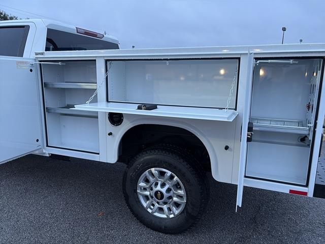 2026 Chevrolet Silverado Work Truck photo 3