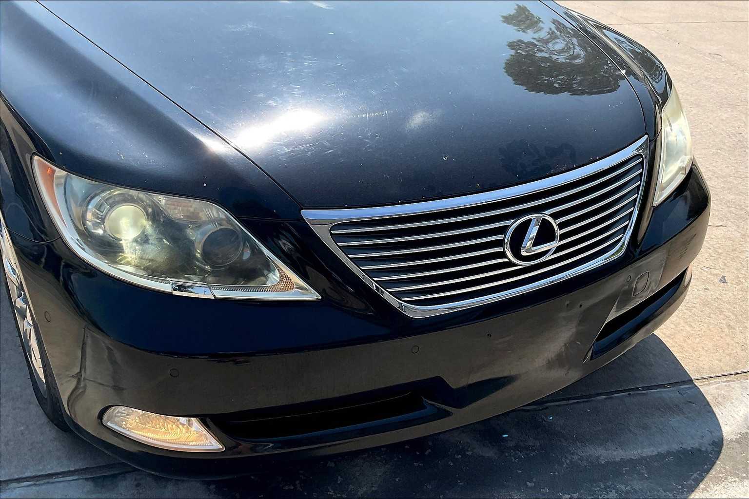 2009 Lexus LS 460 photo 28
