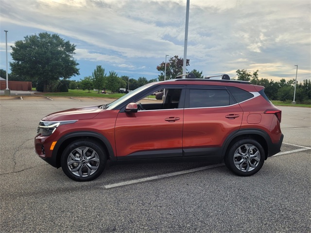 2024 Kia Seltos S photo 3