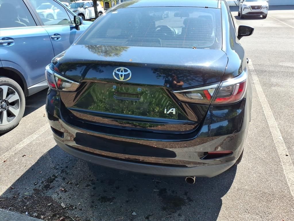 2017 Toyota Yaris iA Base photo 4