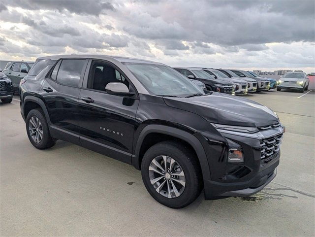 2026 Chevrolet Equinox LT photo 2