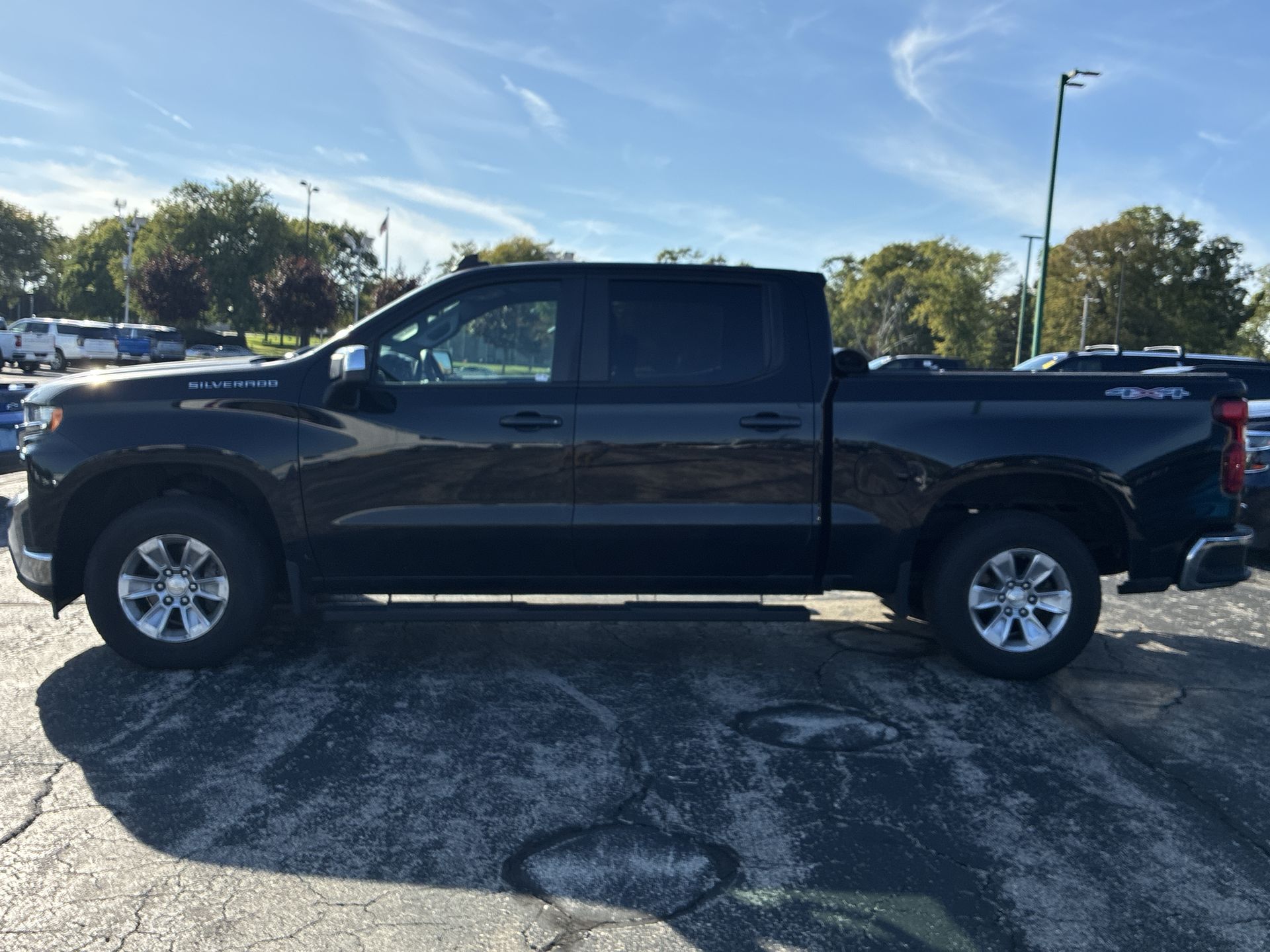 2020 Chevrolet Silverado 1500 LT photo 4