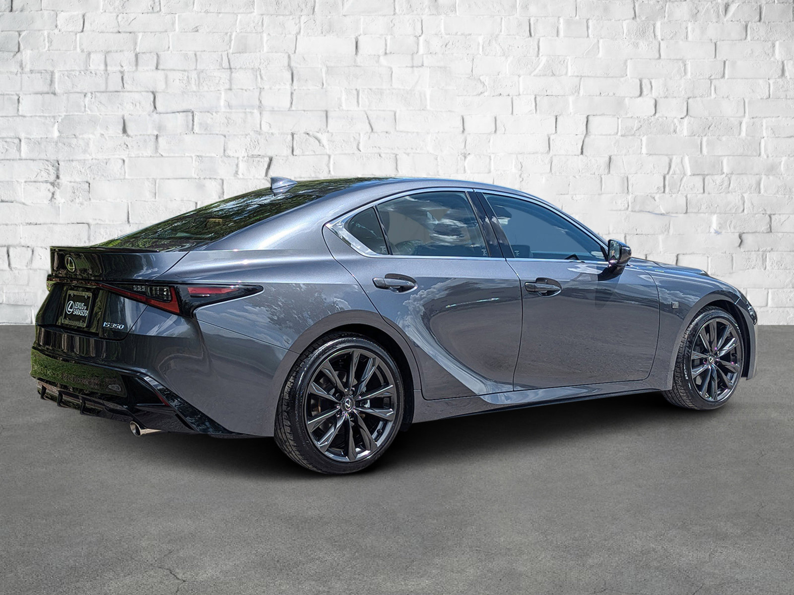 2024 Lexus IS 350 F SPORT photo 4