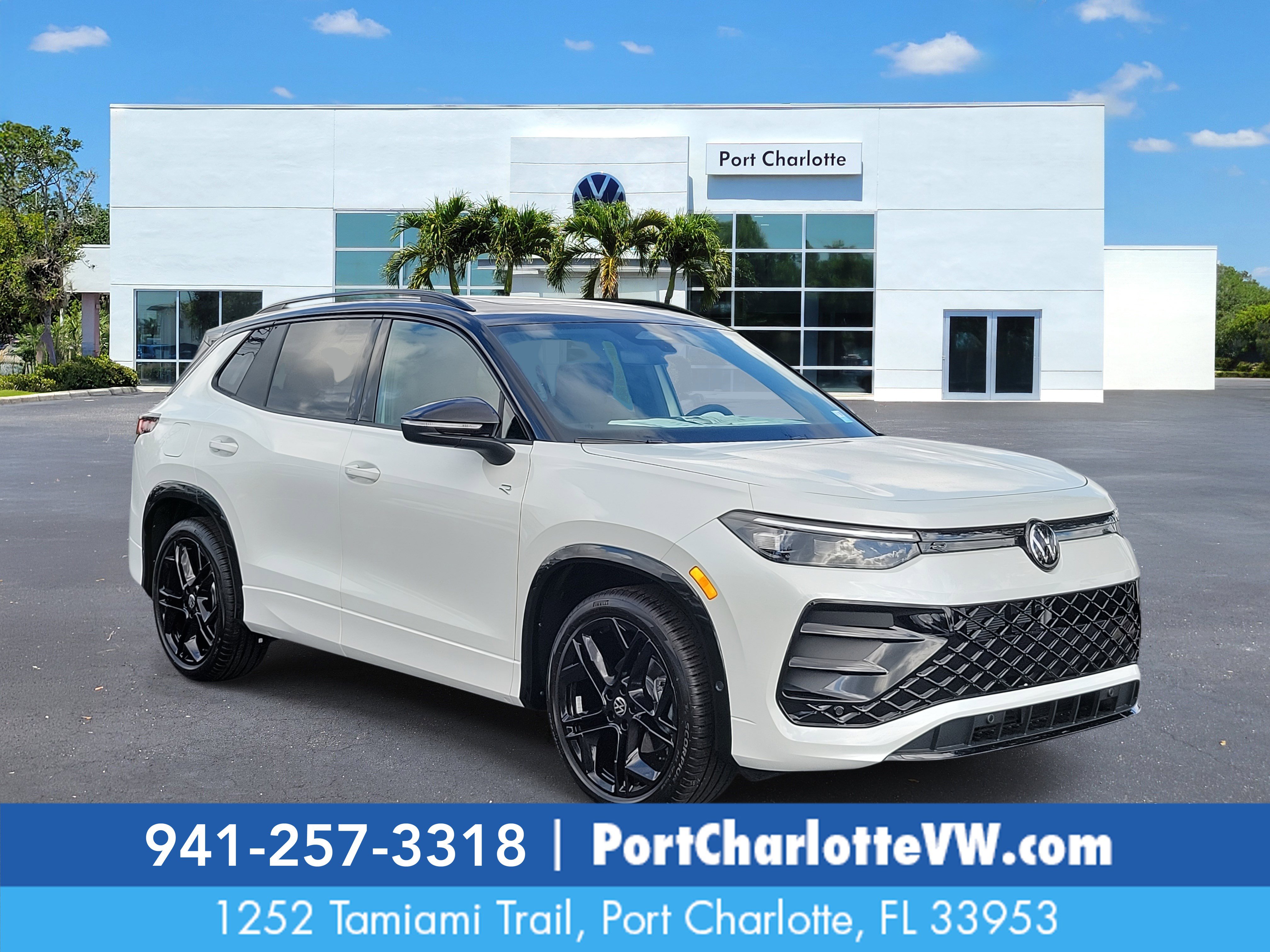 2026 Volkswagen Tiguan SE R-LINE BLACK's photo