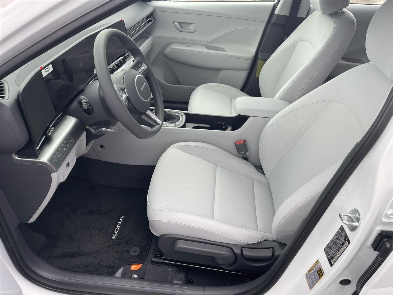 2026 Hyundai Kona SE photo 6