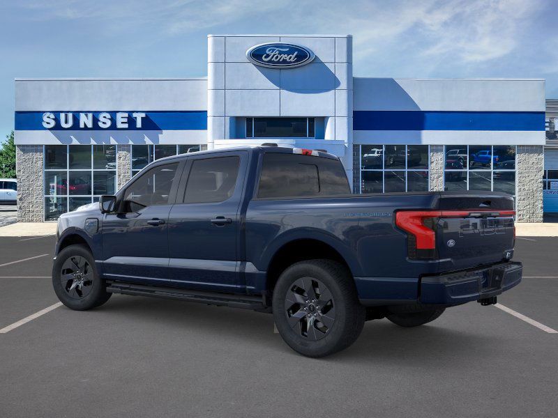 2025 Ford F-150 Lightning Lariat photo 4