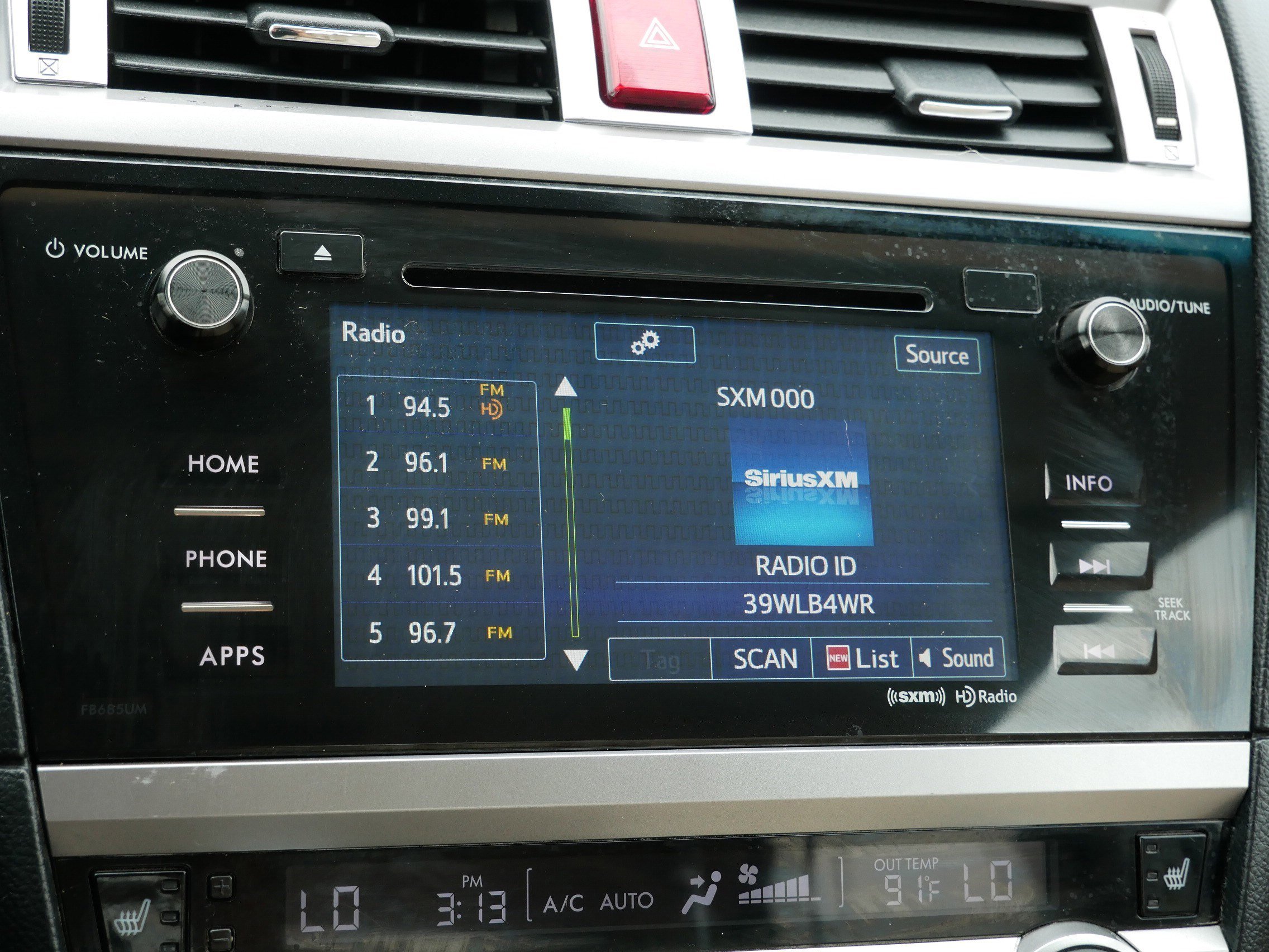 2016 Subaru Legacy 2.5i Premium photo 21