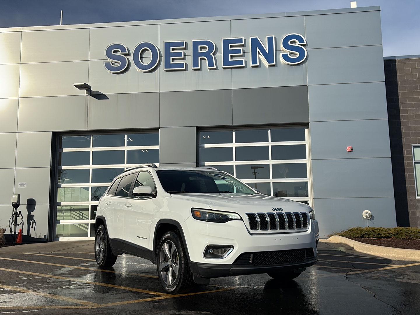 2019 Jeep Cherokee Limited's photo