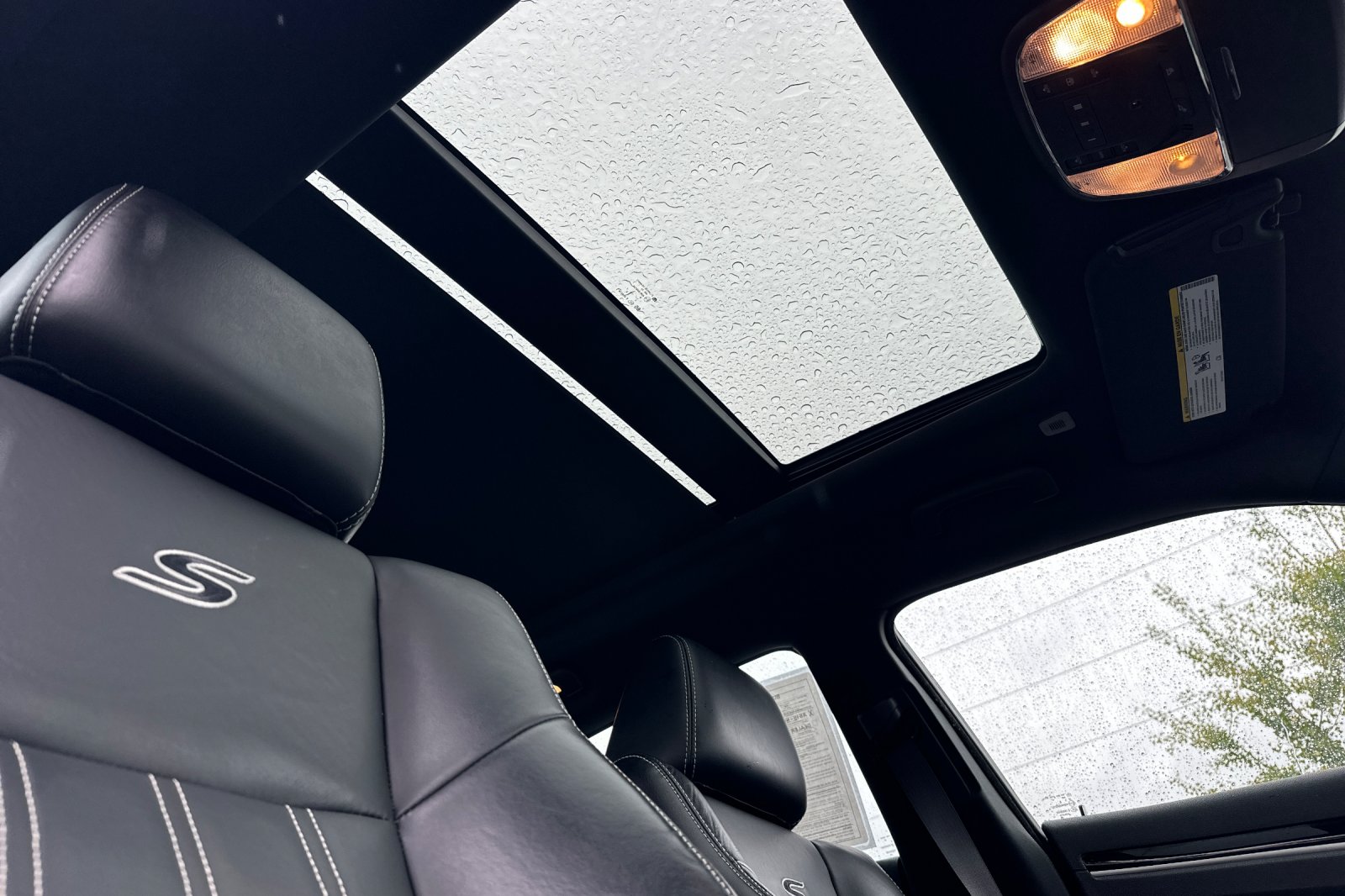 2023 Chrysler 300 S photo 15