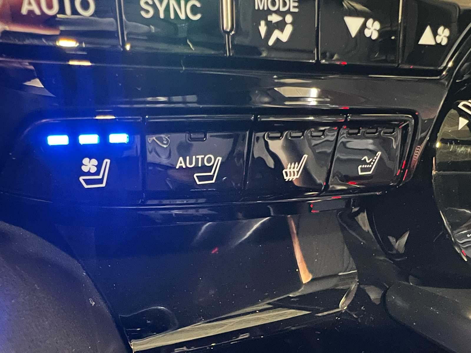 2026 Acura MDX A-Spec Advance SH-AWD photo 17