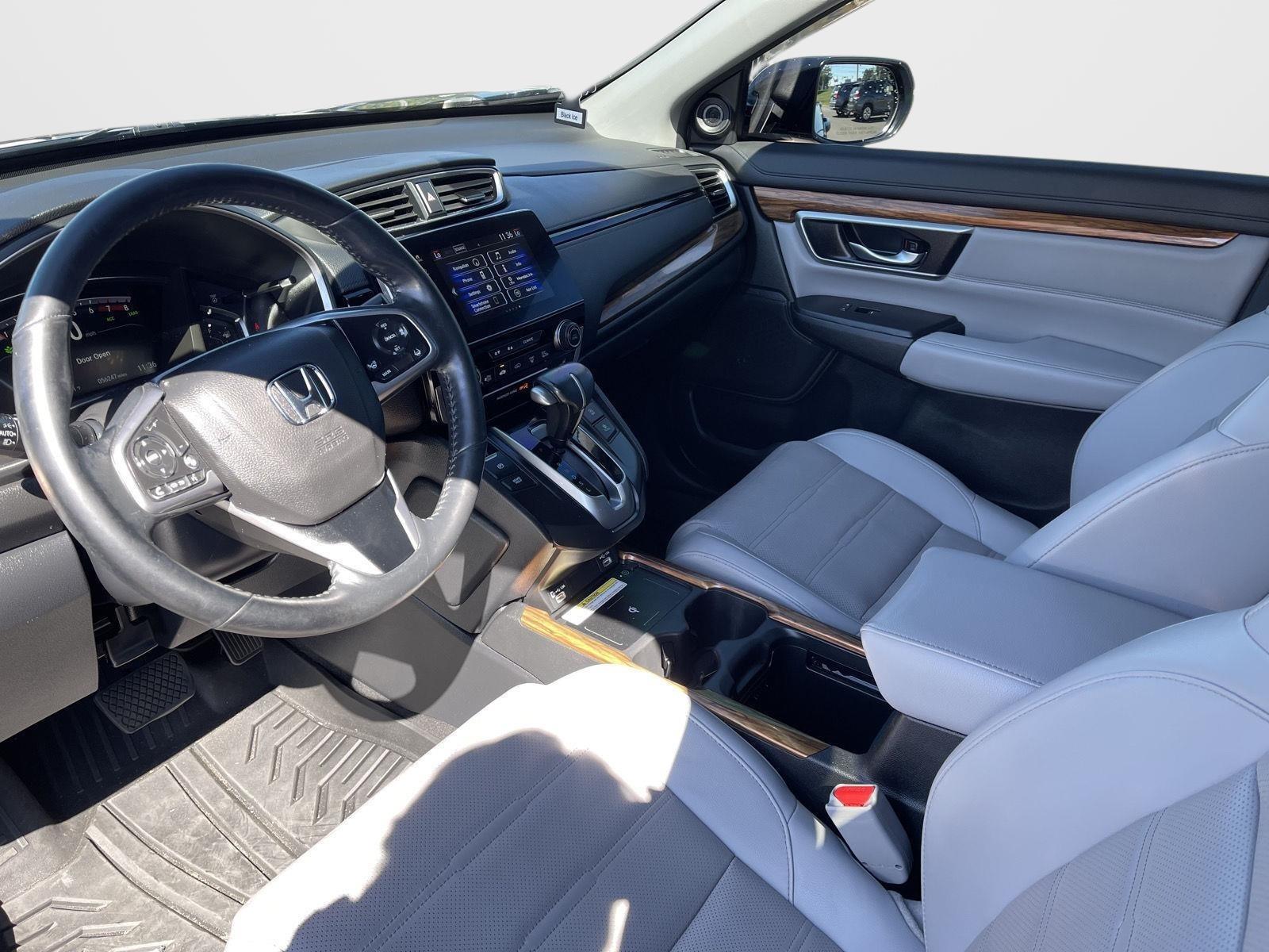 2022 Honda CR-V Touring photo 4