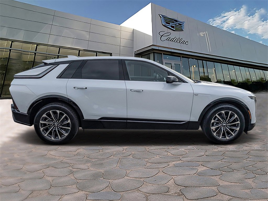 2026 Cadillac Lyriq Sport photo 4