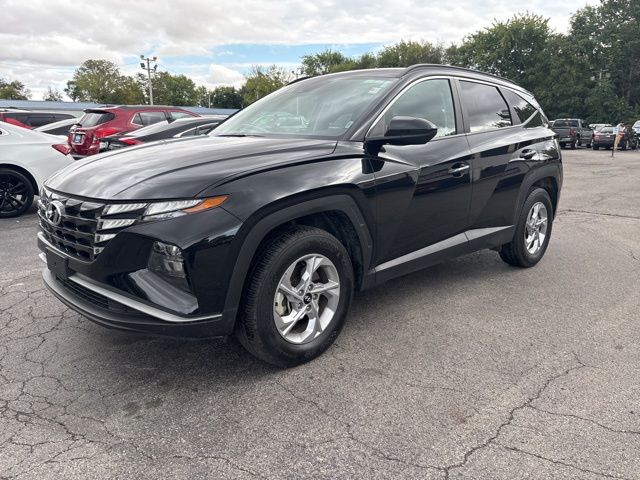 2024 Hyundai Tucson SEL photo 2