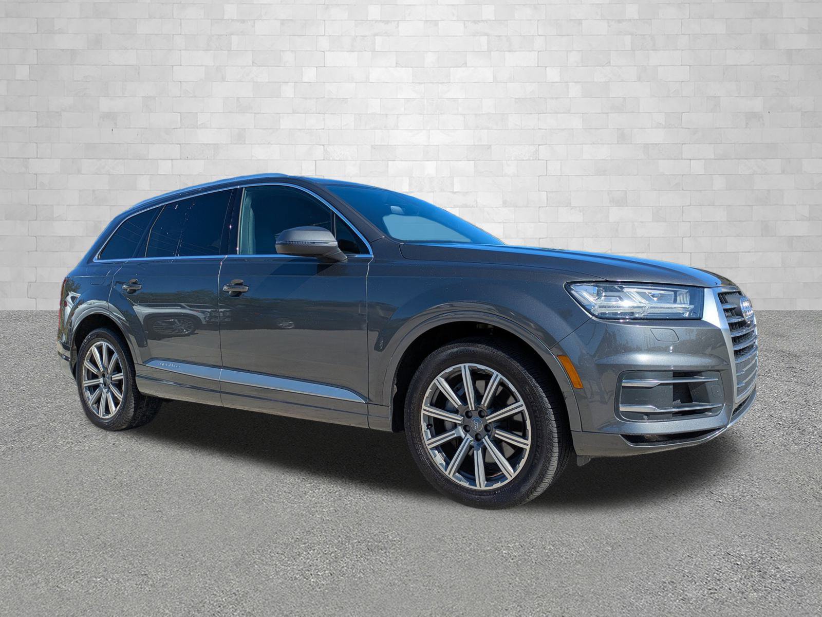 2019 Audi Q7 Premium Plus's photo