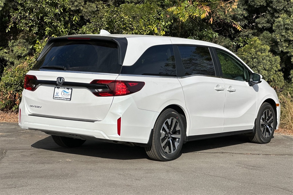 2025 Honda Odyssey EX-L photo 3