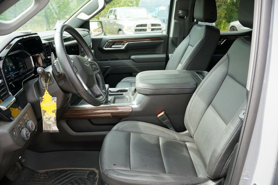 2024 Chevrolet Silverado 1500 RST Z71 photo 4