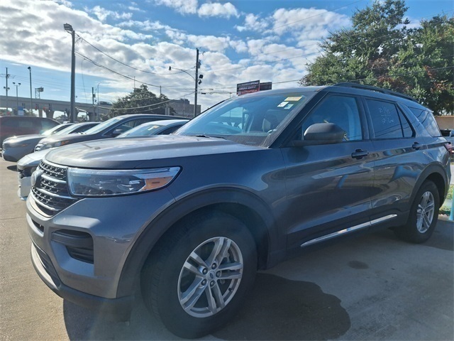 2023 Ford Explorer XLT's photo