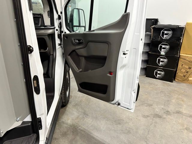 2025 Ford Transit photo 25