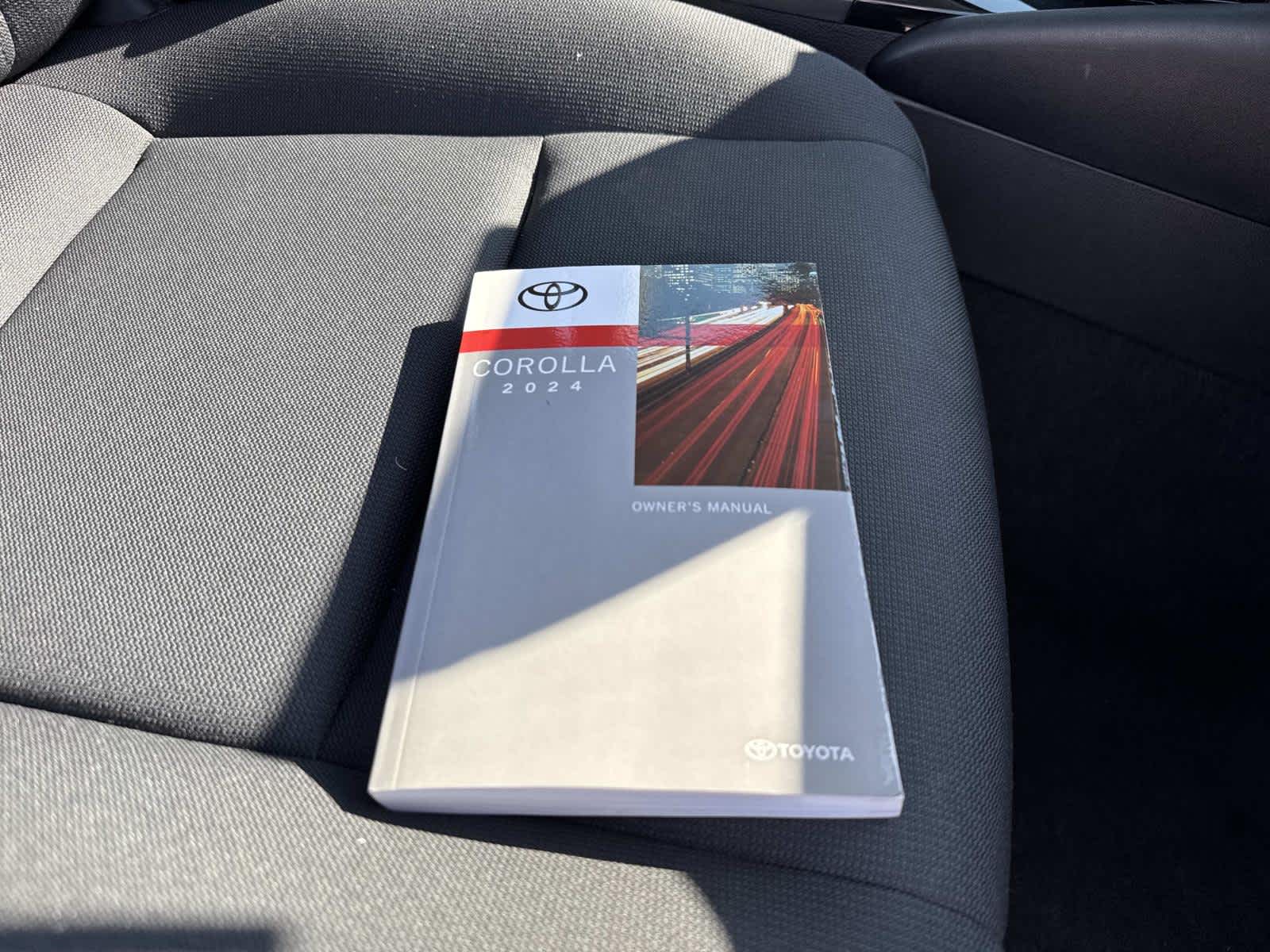 2024 Toyota Corolla LE photo 28
