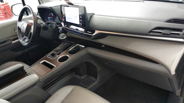 Used 2024 SILVER Toyota XLE image 24