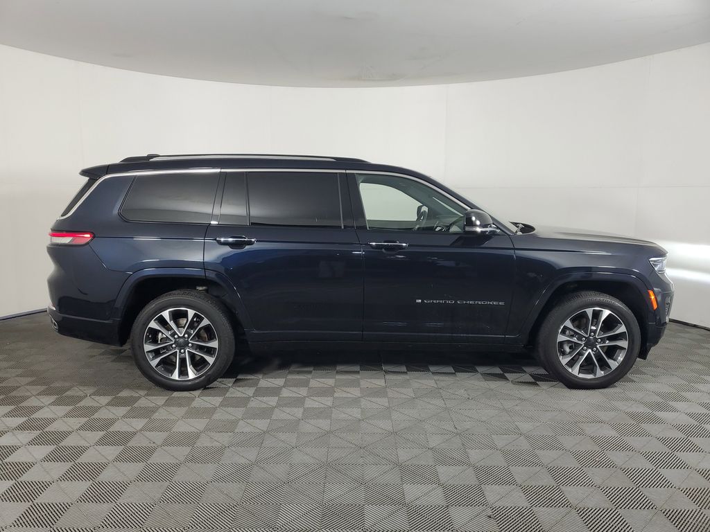 2023 Jeep Grand Cherokee Overland photo 3