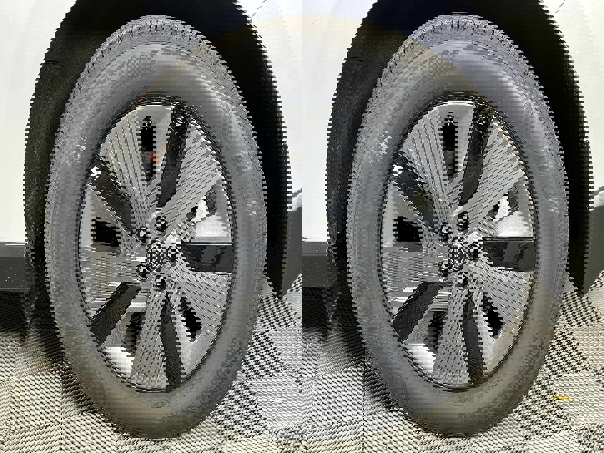 2025 Nissan Murano SL photo 9
