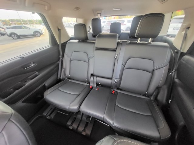 2022 Nissan Pathfinder SL photo 11